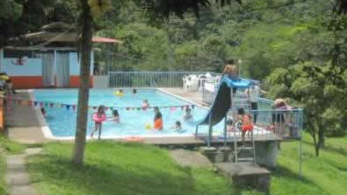 Claro de Luna Centro Vacacional